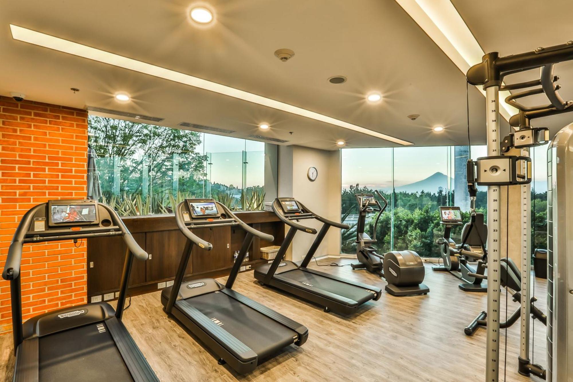 Four Points By Sheraton Пуэбла Экстерьер фото